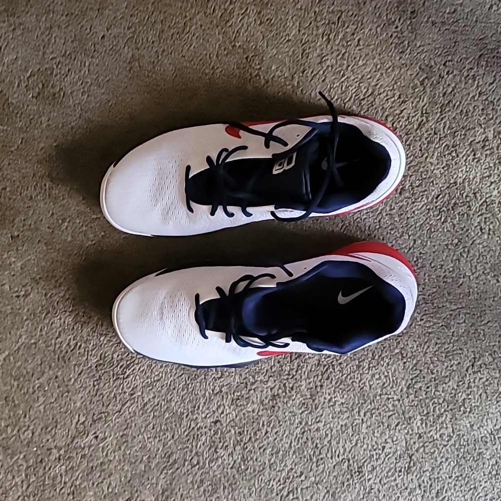 Nike tennis shoes